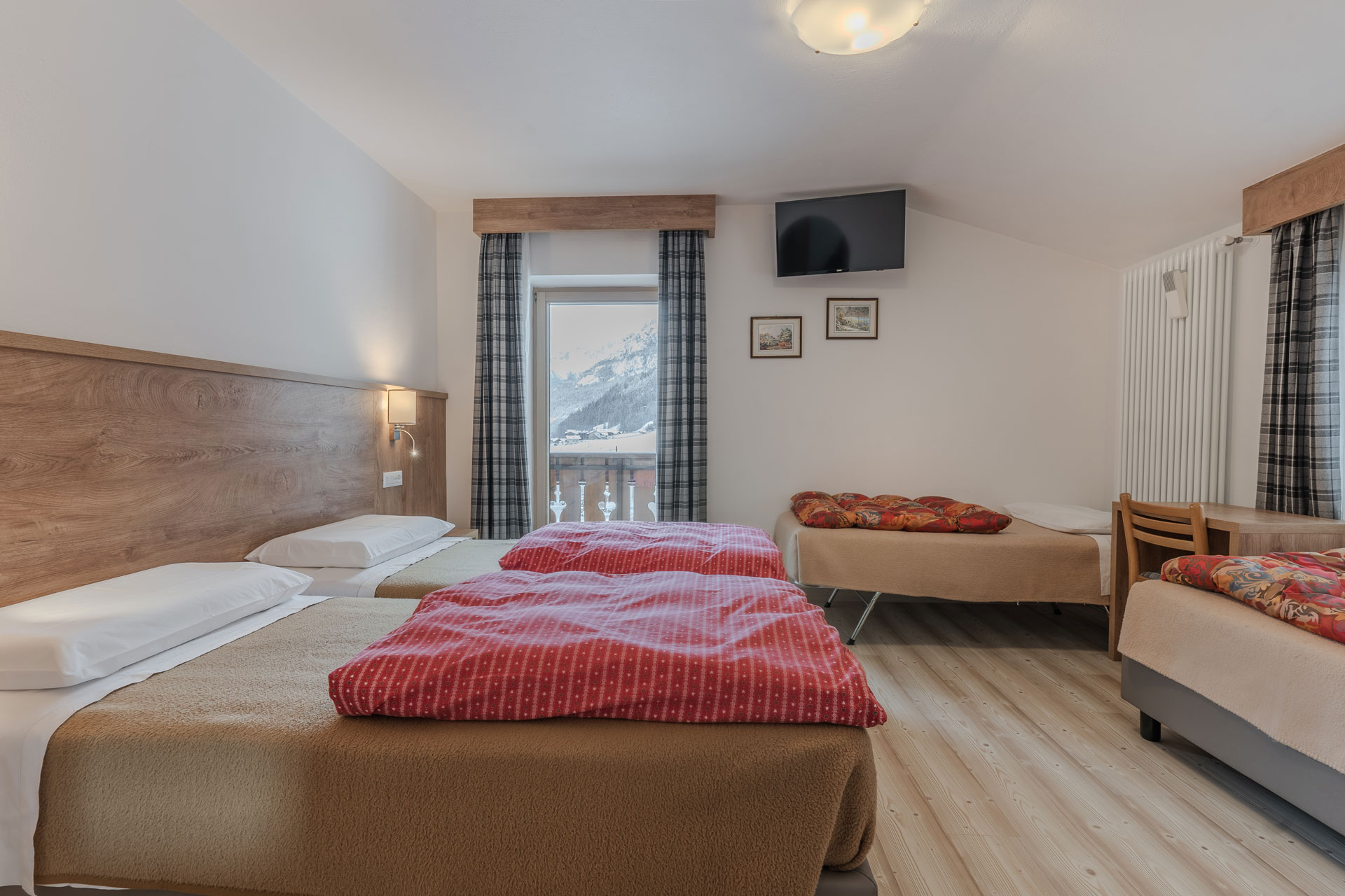 Camera tripla Hotel Christine a Campitello di Fassa