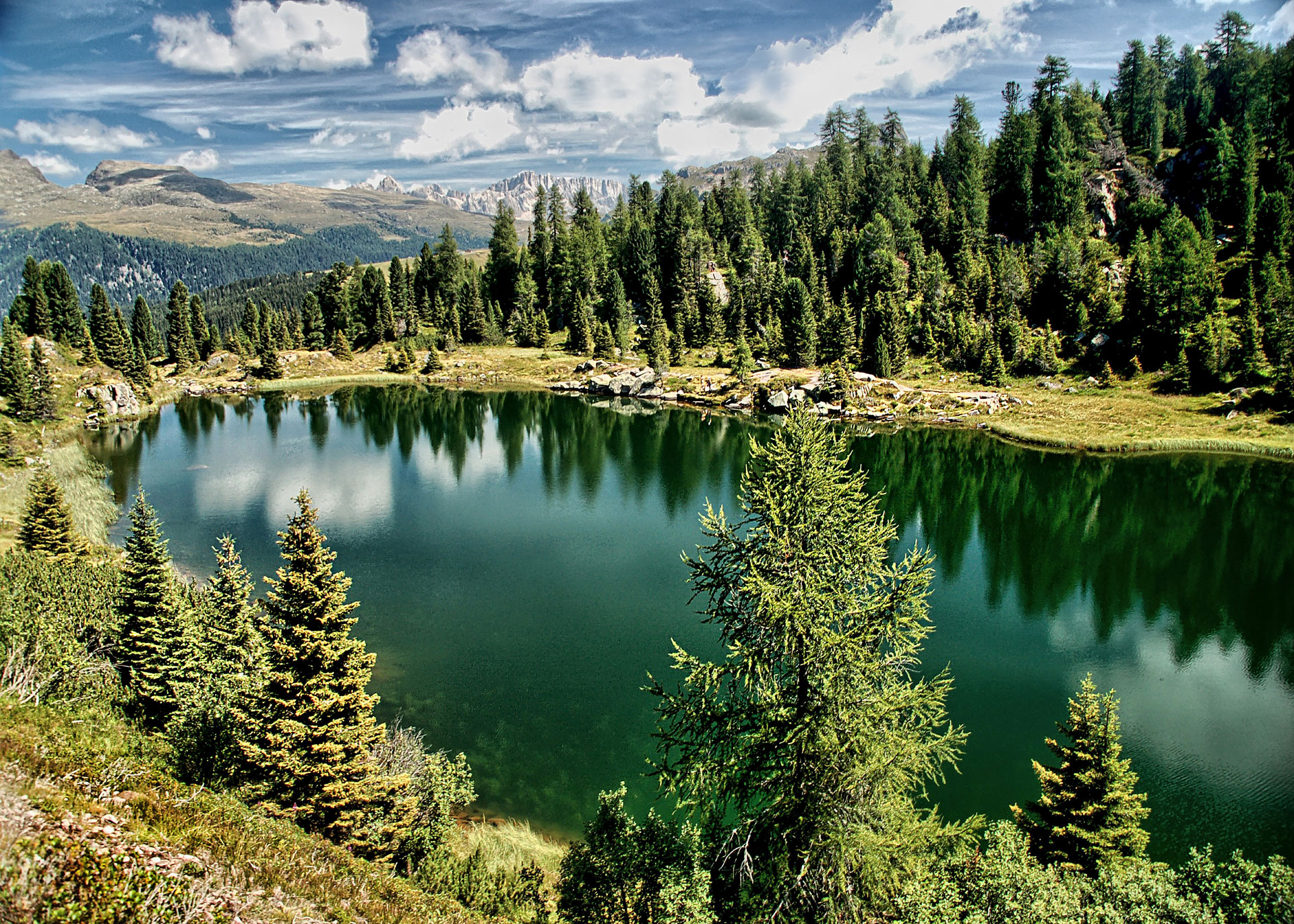 Sentieri e passeggiate in estate in Val di Fassa